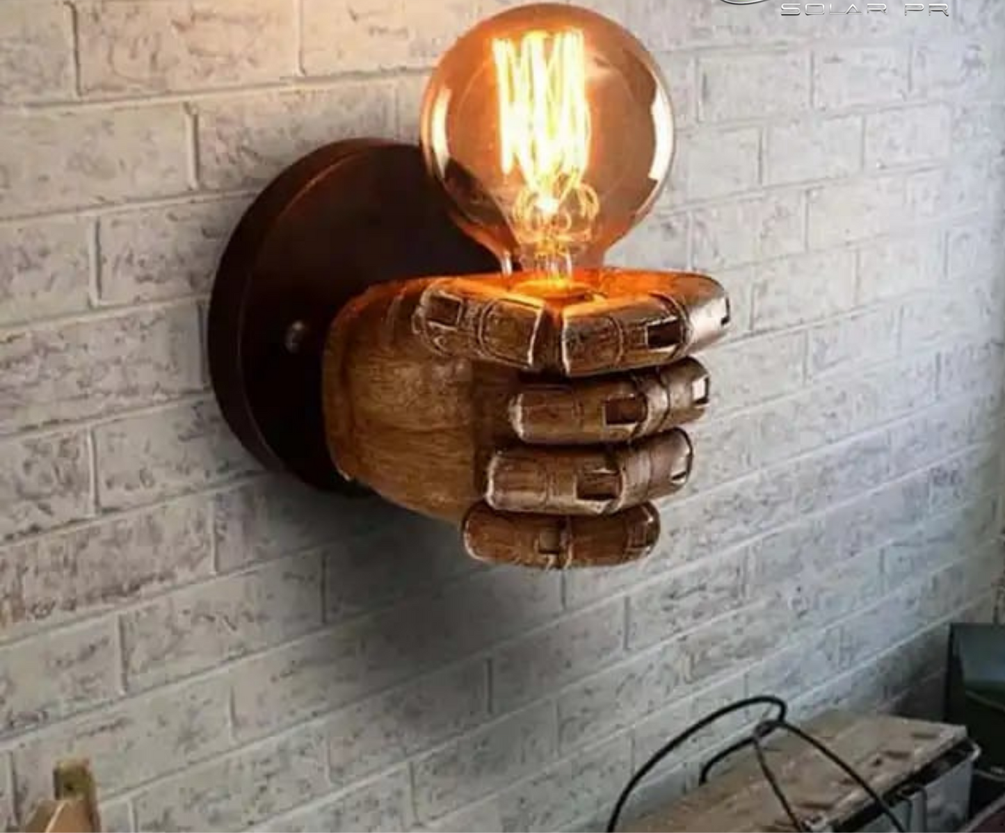 Lámpara de pared - puño con bombilla